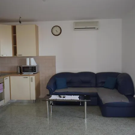 Melkior Apartment *